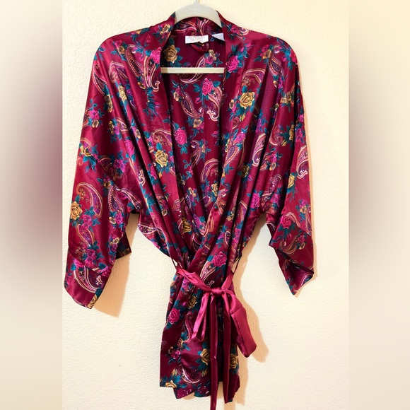 Victoria's Secret Other - Vintage Victoria’s Secret Gold Label Satin Robe Paisley Floral Print One Size